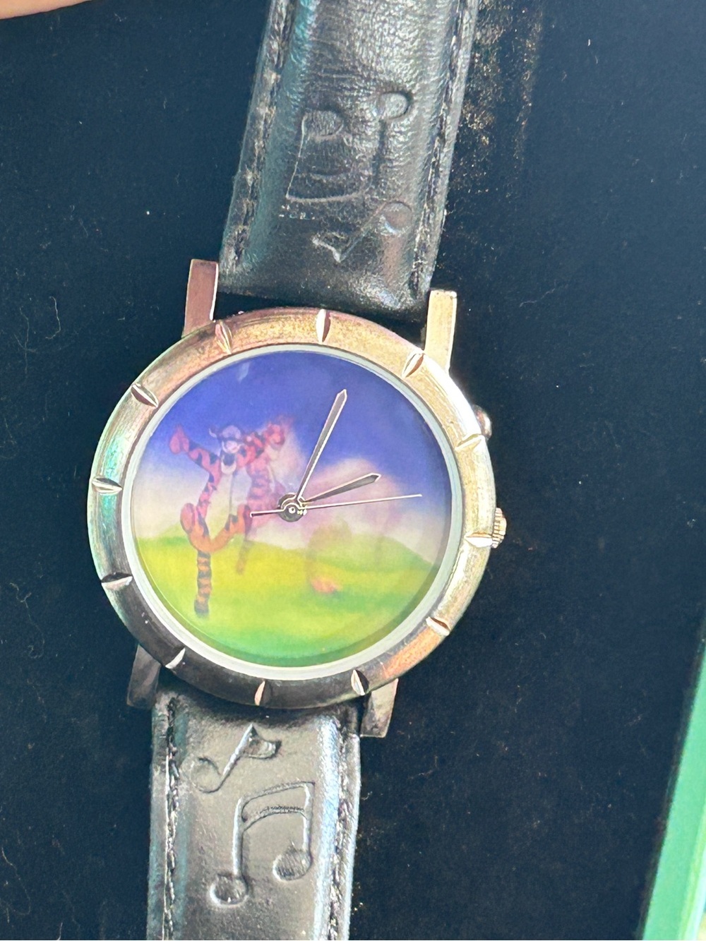 Vintage Winnie the Pooh TIGGER Character Illustration Watch Hologram EUC